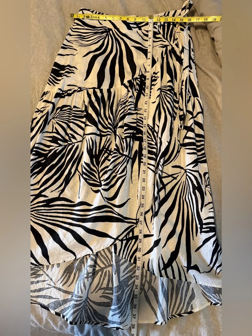 Rachel Zoe Creme & Black Patterned Wrap Skirt